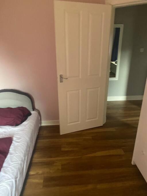 Lovely 2 Bedroom With Private Garden EDI Exterior foto